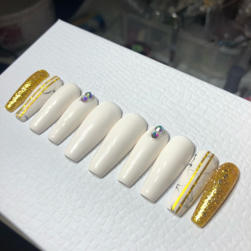 Press On Nails - Picture 3 of 4